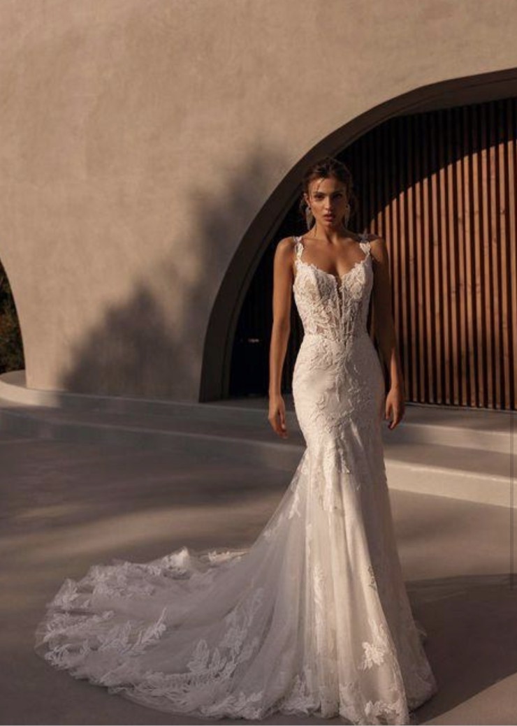 Demetrios 1516 Default Thumbnail Image